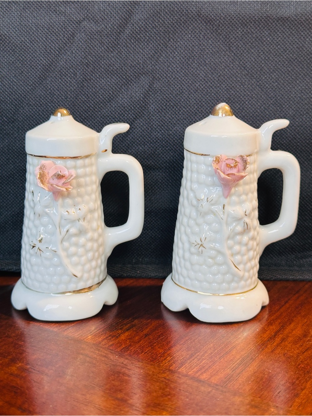 Vintage ceramic COFFEE POT SHAPED SALT & PEPPER SHAKER SET Japan